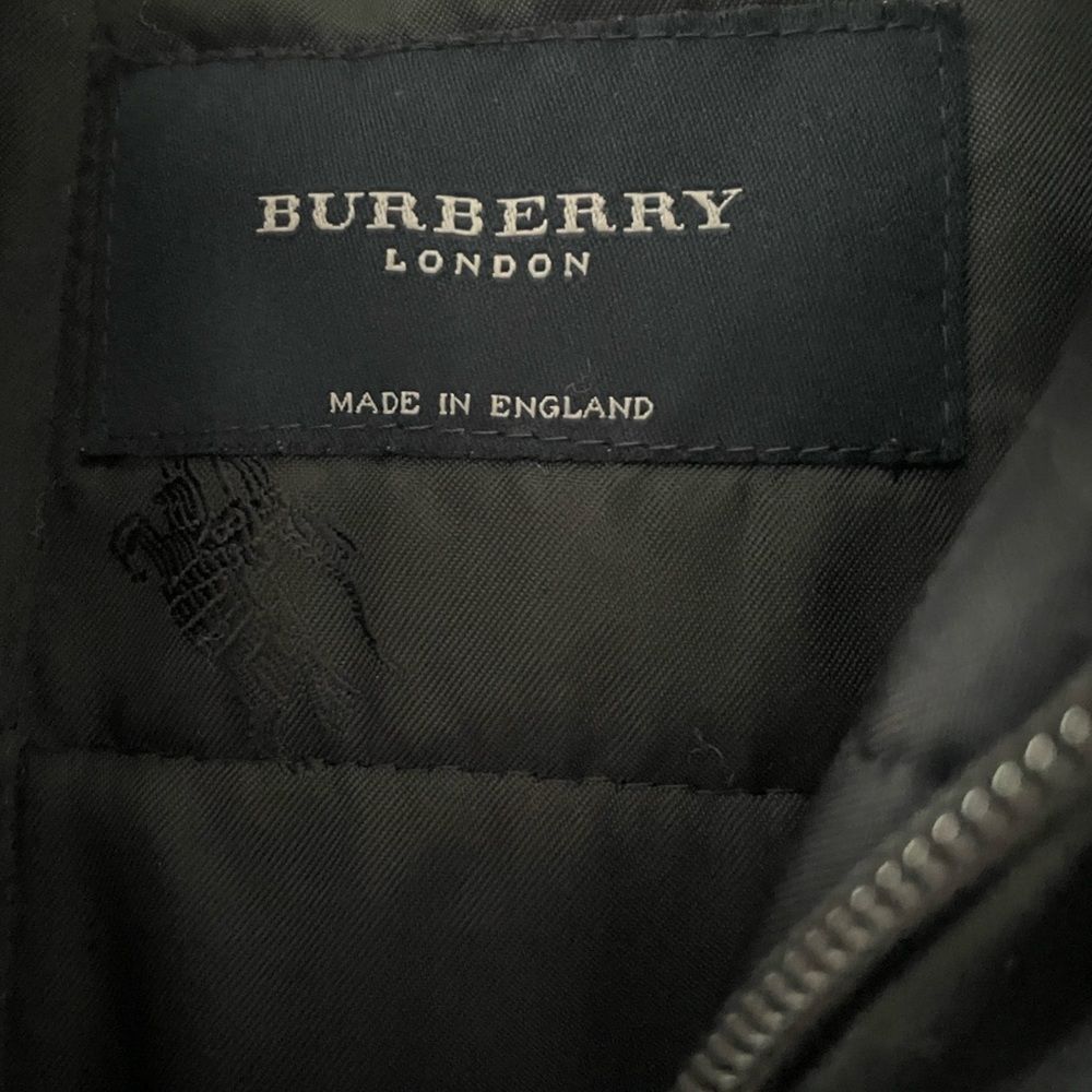 Vintage Burberry Black Hooded Jacket with Quilted Interior - Picture 2 of 10